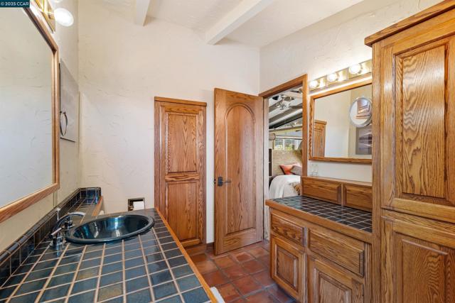 1176 Brown Ave, Lafayette CA: https://media.crmls.org/mediaz/50793291-2dd9-42a0-8113-9927a0563c18.jpg