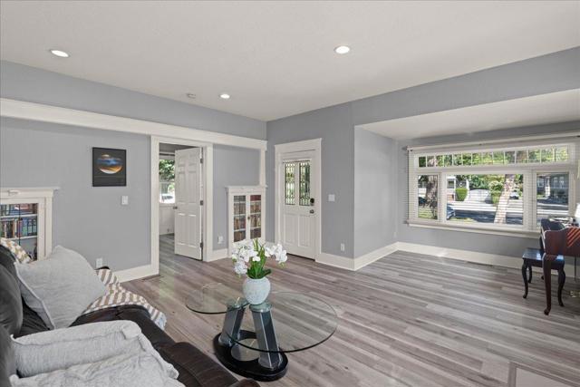 249 Los Gatos Boulevard, Los Gatos CA: https://media.crmls.org/mediaz/5079dcae-e57a-4e92-bebd-b1199886200e.jpg