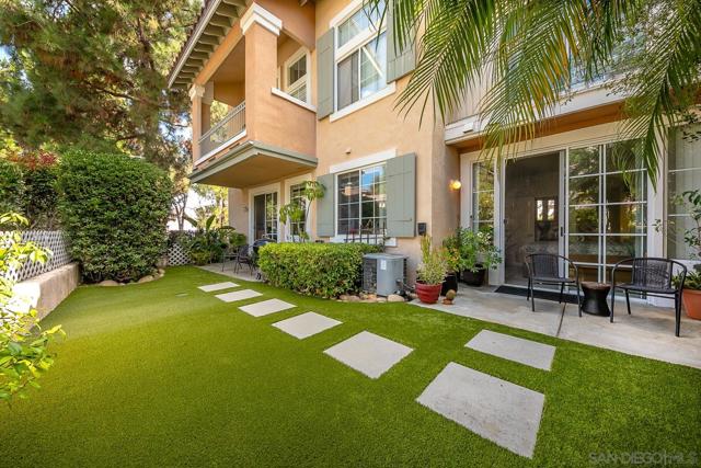 12061 Tivoli Park Row, San Diego CA: https://media.crmls.org/mediaz/5079ea89-810e-46d9-a52c-9d8e17d2ee03.jpg