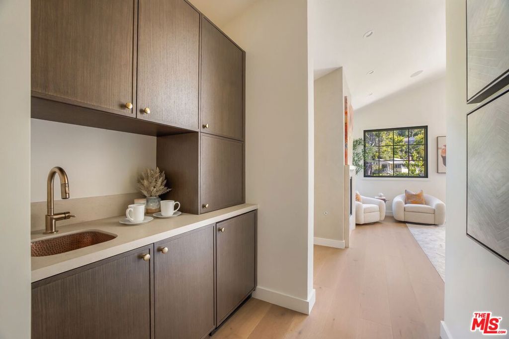 3935 Rhodes AvenueStudio City img 34