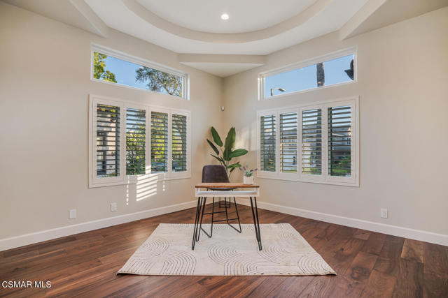 Image 24 of 53 For 591 Chippendale Avenue