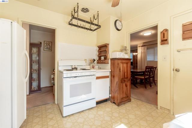 Image 8 of 22 For 1805 Sundberg Ave