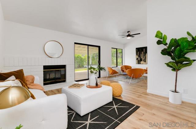 4635 Briar Ridge Rd, Oceanside CA: https://media.crmls.org/mediaz/507b6867-71d0-4b99-b4db-8b4db7adb3db.jpg