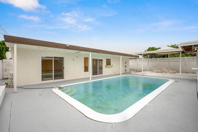 43419 Deglet Noor Street, Indio CA: https://media.crmls.org/mediaz/507bea37-43fc-4c62-a72e-6503bfc7ec97.jpg