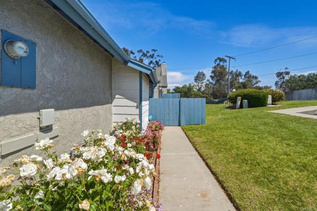 Detail Gallery Image 6 of 34 For 1106 Corral, Escondido,  CA 92026 - 2 Beds | 2 Baths