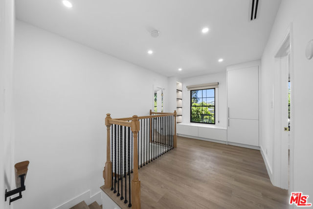 1722 N Vista Street, Los Angeles CA: https://media.crmls.org/mediaz/507c9044-f868-4410-826f-01465300f74b.jpg