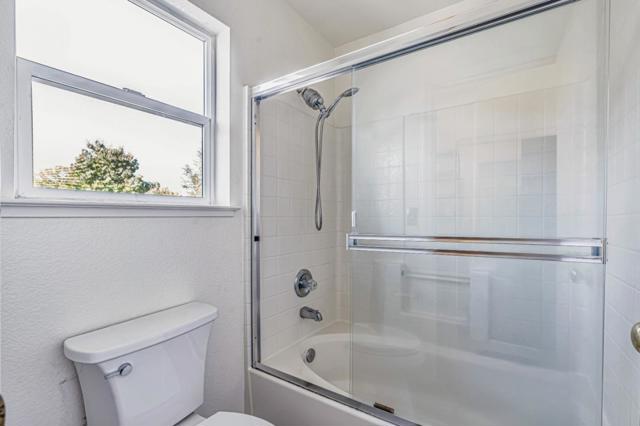 4928 Pinehaven Way, Antioch CA: https://media.crmls.org/mediaz/507cc495-7e4b-413d-a6e4-8d432cfc59d8.jpg