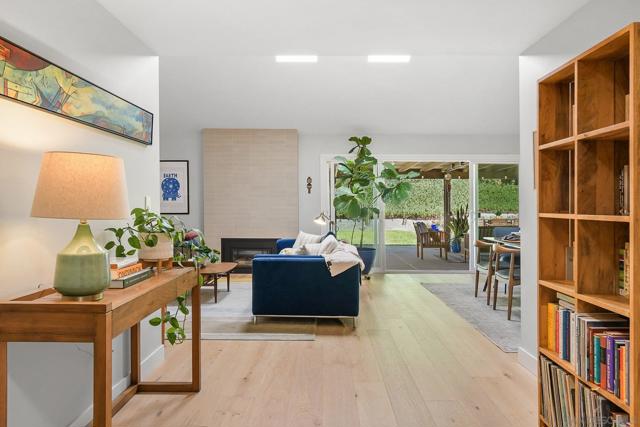 Image 5 of 33 For 3964 Calgary Ave