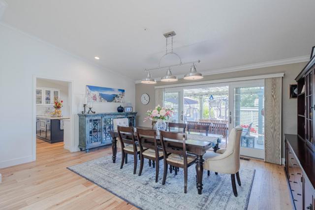 25552 Meadowview Circle, Salinas CA: https://media.crmls.org/mediaz/507d2e03-7f50-484b-82f2-219d63e2970d.jpg