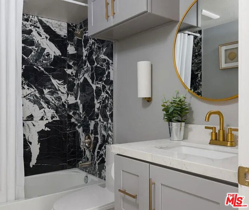 https://media.crmls.org/mediaz/507d530e-87a6-498a-967a-3d2fe3cf907c.jpg?preset=X-Large