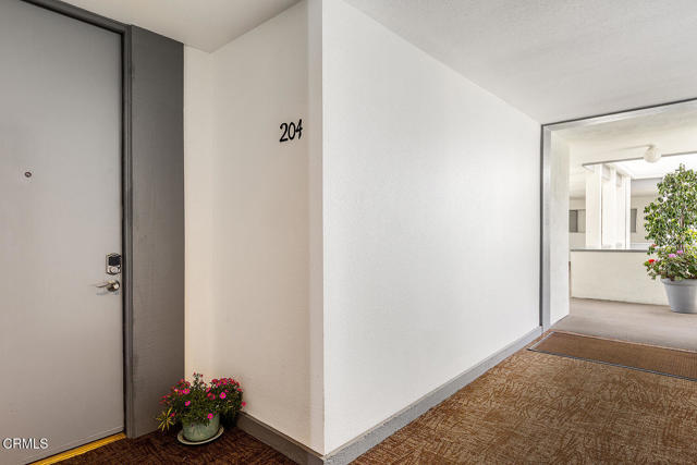 190 Arroyo Terrace, Pasadena CA: https://media.crmls.org/mediaz/507e5d91-8822-4e07-80cf-64fcd9c9c157.jpg