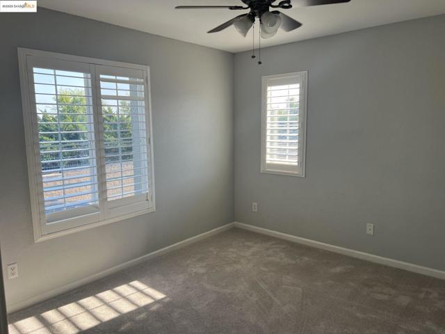 8725 Cortina Cir, Roseville CA: https://media.crmls.org/mediaz/507e5e90-52b4-48f2-a53a-0343b76137c2.jpg