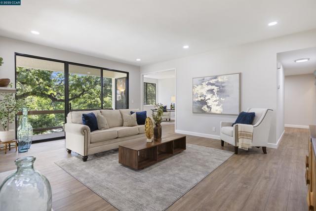 1285 Avenida Sevilla, Walnut Creek CA: https://media.crmls.org/mediaz/507f45da-215d-428b-9863-659ab8dcc5d5.jpg