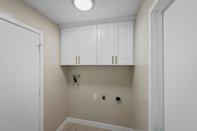 620624 Mcclellan Avenue, Monterey CA: https://media.crmls.org/mediaz/507fab93-cbb5-4948-a9bc-2df84886613b.jpg