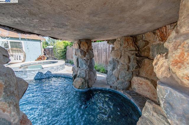 648 Buckeye Dr, Livermore CA: https://media.crmls.org/mediaz/50809755-781a-4e21-aa4e-e0c3d528eceb.jpg