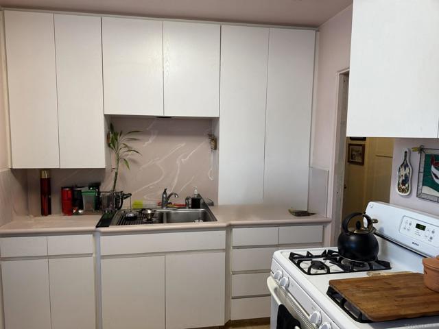 3761 Poe Street, San Diego CA: https://media.crmls.org/mediaz/5080ee3a-6a7b-4887-b7bc-7a91bd228d77.jpg