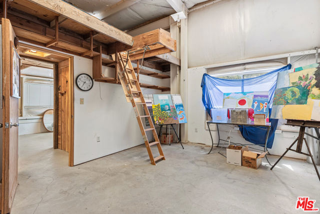 6349 Blanchard Canyon Road, Tujunga CA: https://media.crmls.org/mediaz/50810d38-c23d-46cf-b14f-1d7c36c4358a.jpg