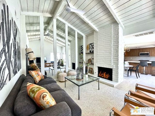 2234 S Linden Way, Palm Springs CA: https://media.crmls.org/mediaz/50813616-c7ea-4d80-99a2-c7ce15f94dce.jpg
