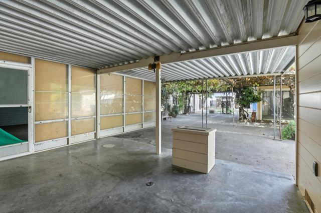 790 Shore Road, Hollister CA: https://media.crmls.org/mediaz/508145dc-57ee-4dd8-9510-2b1f60809403.jpg