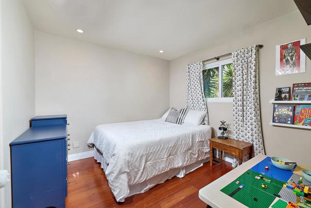 2615 Ginger Way, Escondido CA: https://media.crmls.org/mediaz/50820557-eb5f-4738-ba55-e2ff3642d831.jpg