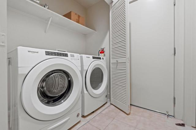 1207 66th Street, Oakland CA: https://media.crmls.org/mediaz/5082076e-9dad-4ae6-9aa2-05c6bd77df8b.jpg