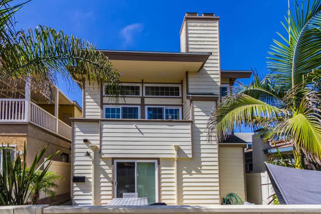 728 Jamaica Ct, San Diego CA: https://media.crmls.org/mediaz/50828975-34dc-4fd7-94bd-5fa912cc0a91.jpg