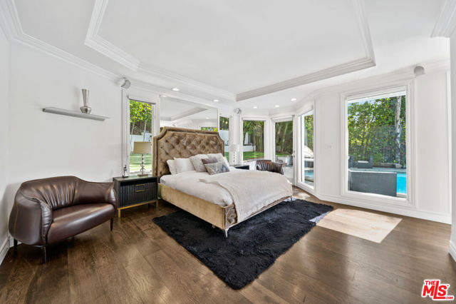 16221 Elisa Place, Encino CA: https://media.crmls.org/mediaz/50851bf6-88e6-4a2c-bacf-43c020f8c8d9.jpg