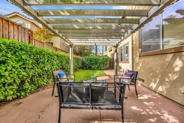 221 Victory Circle, San Ramon CA: https://media.crmls.org/mediaz/50853cba-4121-475f-aed5-c68186fcd81a.jpg