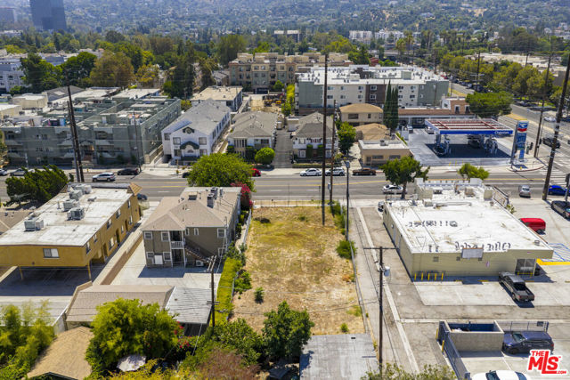 10945 Moorpark Street, North Hollywood CA: https://media.crmls.org/mediaz/508540a4-ee60-43d0-9e5c-ca820a381701.jpg