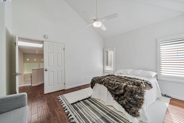 6192 Lakeview Cir, San Ramon CA: https://media.crmls.org/mediaz/5085739b-8268-4b71-b3a4-9cbc55700268.jpg