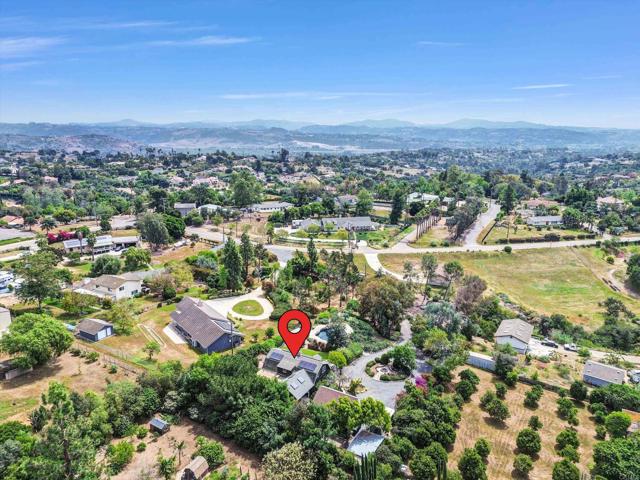 3127 Alta Vista Drive, Fallbrook CA: https://media.crmls.org/mediaz/50860c7d-c68b-4ce0-81b1-c5d6da5c8659.jpg