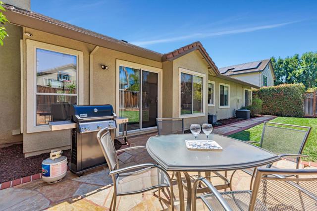 15202 Monticello Way, Morgan Hill CA: https://media.crmls.org/mediaz/50860f4f-85d9-4d48-83d9-16213cc4d6ed.jpg