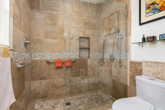 35983 Paseo Circulo E, Cathedral City CA: https://media.crmls.org/mediaz/50873cdb-7441-4809-b723-17cd81083797.jpg