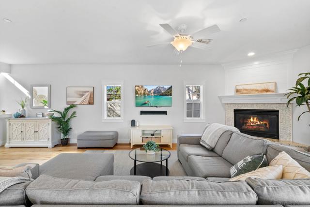 523 9th St, Imperial Beach CA: https://media.crmls.org/mediaz/5087a97e-61a7-4b80-8e4a-4562d1ae2531.jpg