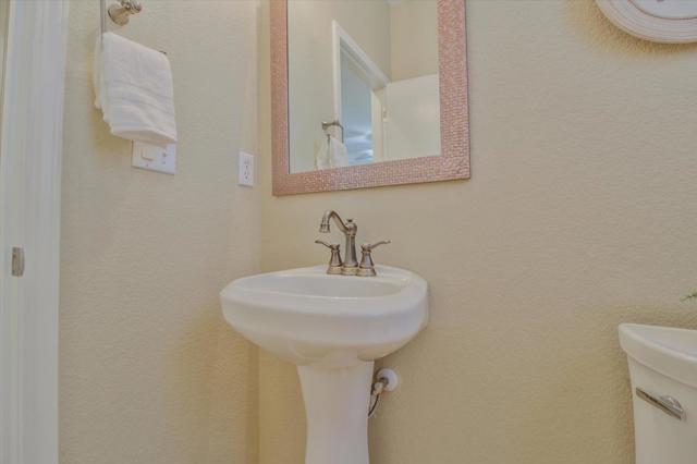 3927 Streamline Street, Sacramento CA: https://media.crmls.org/mediaz/5087f810-1a49-4b5b-a94d-53e0825e9d79.jpg