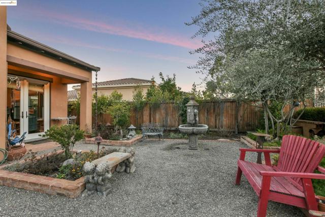 1147 Saint Julien St, Brentwood CA: https://media.crmls.org/mediaz/5088191f-c9a8-4310-88d2-2257b8953f11.jpg