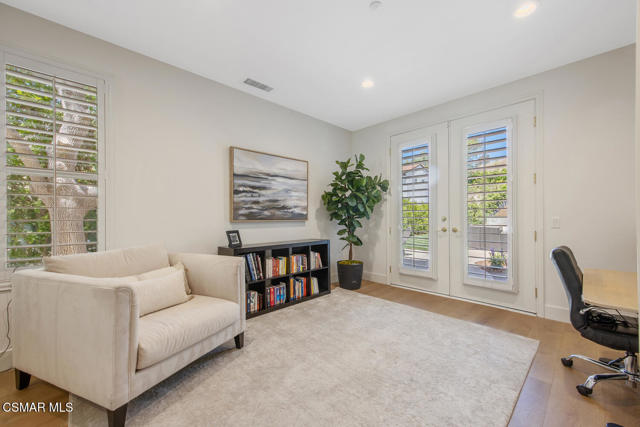 1615 Vista Oaks Way, Westlake Village CA: https://media.crmls.org/mediaz/50883d46-f486-4391-8889-e37102e50a57.jpg