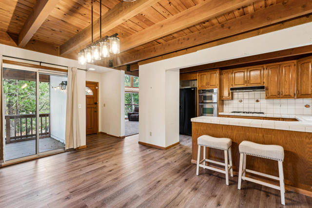 27157 Peninsula Drive, Lake Arrowhead, CA 92352
