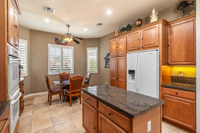 80132 Avenida Santa Olivia, Indio CA: https://media.crmls.org/mediaz/5089132b-4161-4d1f-9c08-895f630a17a2.jpg
