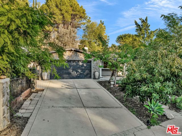 7170 Deveron Ridge Road, West Hills CA: https://media.crmls.org/mediaz/5089838d-f876-4f80-af32-39dc2ff3d795.jpg