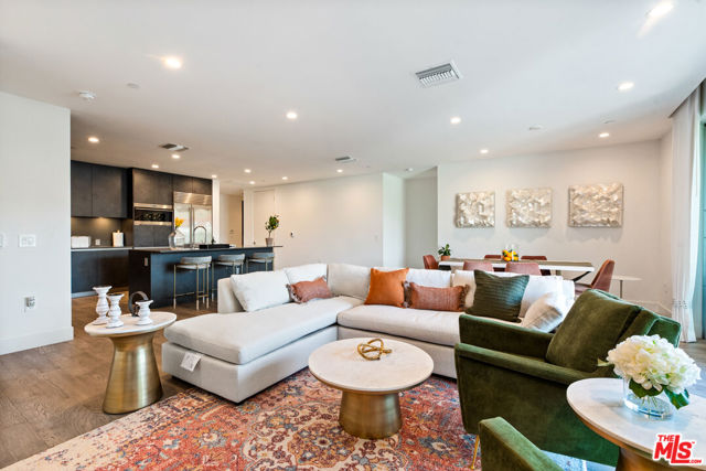 728 N Sweetzer Avenue, West Hollywood CA: https://media.crmls.org/mediaz/508987fa-f880-4068-8fa1-dabd51f1a2ab.jpg