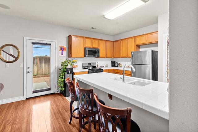 359 Barolo Circle, Greenfield CA: https://media.crmls.org/mediaz/5089dad5-04c4-48d8-ac3c-fd3230144873.jpg