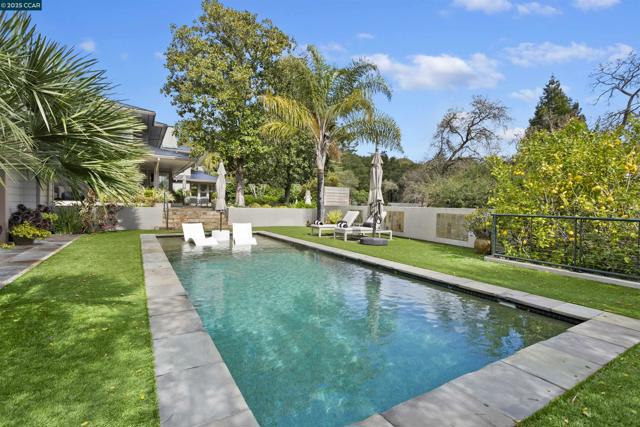 1121 Estates Dr, Lafayette CA: https://media.crmls.org/mediaz/5089e3bb-0c4b-4bd0-92f2-39e45a15d828.jpg