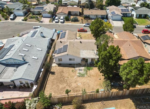 10181 Mayor Circle, San Diego CA: https://media.crmls.org/mediaz/508a678b-061b-4039-bba1-fdbcae6d13fb.jpg