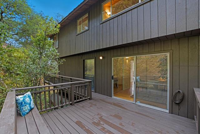 435 Golden Oak Drive, Portola Valley CA: https://media.crmls.org/mediaz/508ab25d-d8a7-4607-9e16-faf8f4134487.jpg