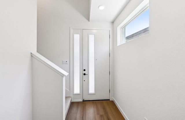 818 Redberry Way, San Jose CA: https://media.crmls.org/mediaz/508b15a6-763e-4284-a229-2d7ced576eba.jpg