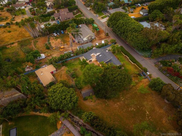 661 Union, Encinitas CA: https://media.crmls.org/mediaz/508bff6f-21da-49d1-9ce9-23ccdfe6f037.jpg