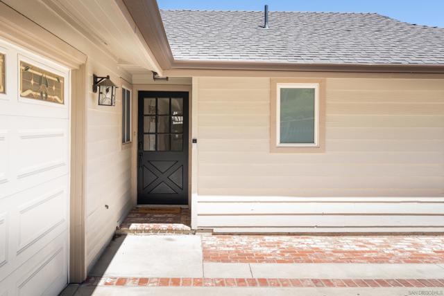 1714 Highland Place Dr, Paso Robles CA: https://media.crmls.org/mediaz/508c7fbf-505e-4688-8735-42ee7eabadfb.jpg