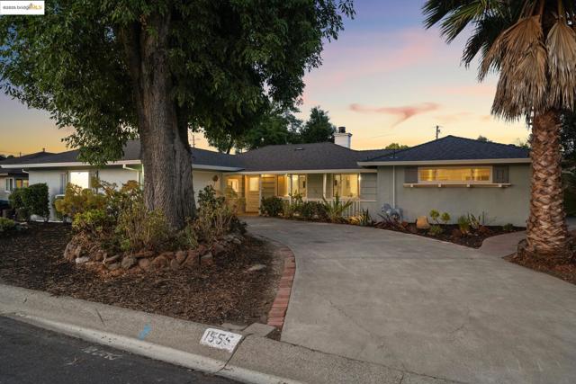 1555 Terry Way, Pleasant Hill CA: https://media.crmls.org/mediaz/508ce4cf-3528-4338-8e81-4415f94f78cf.jpg