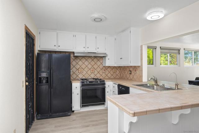 856 Orchid Way, San Diego CA: https://media.crmls.org/mediaz/508d1a39-bb9f-4e5d-a94f-7d4c9ac8413c.jpg